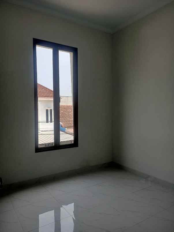 dijual rumah kota harapan indah bekasi