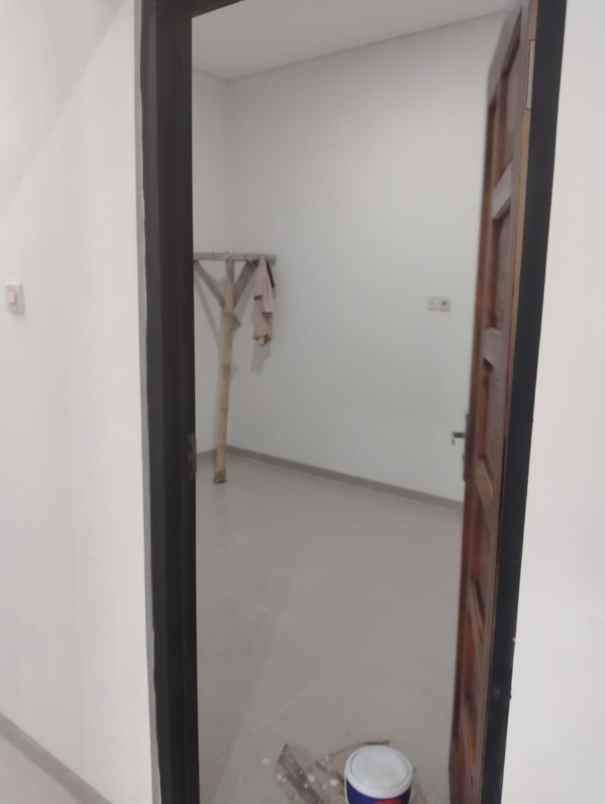 dijual rumah kumudasmoro pamularsih