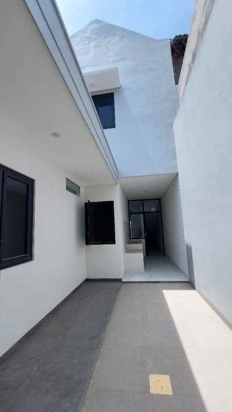 dijual rumah lebak