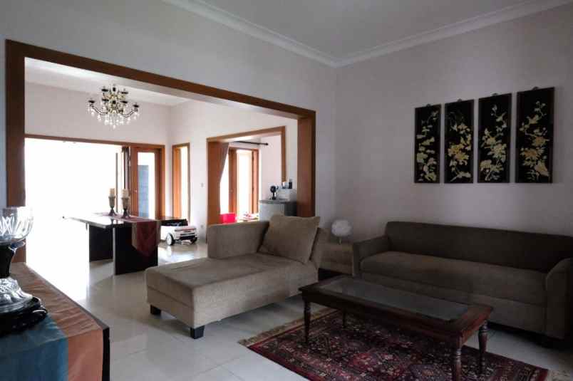 dijual rumah lebak lestari indah