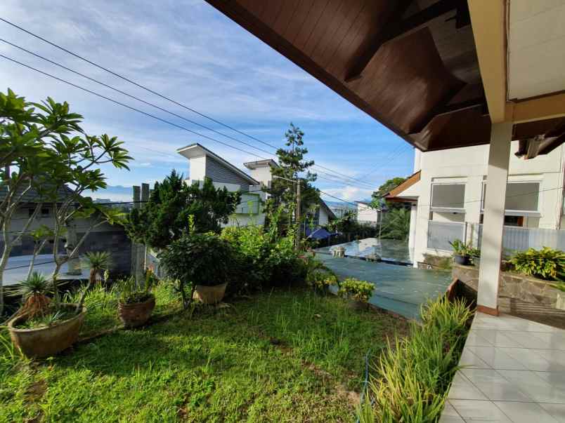 dijual rumah lembah pakar timur