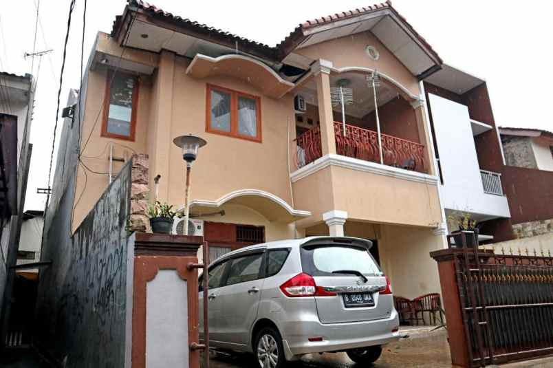 dijual rumah lenteng agung raya