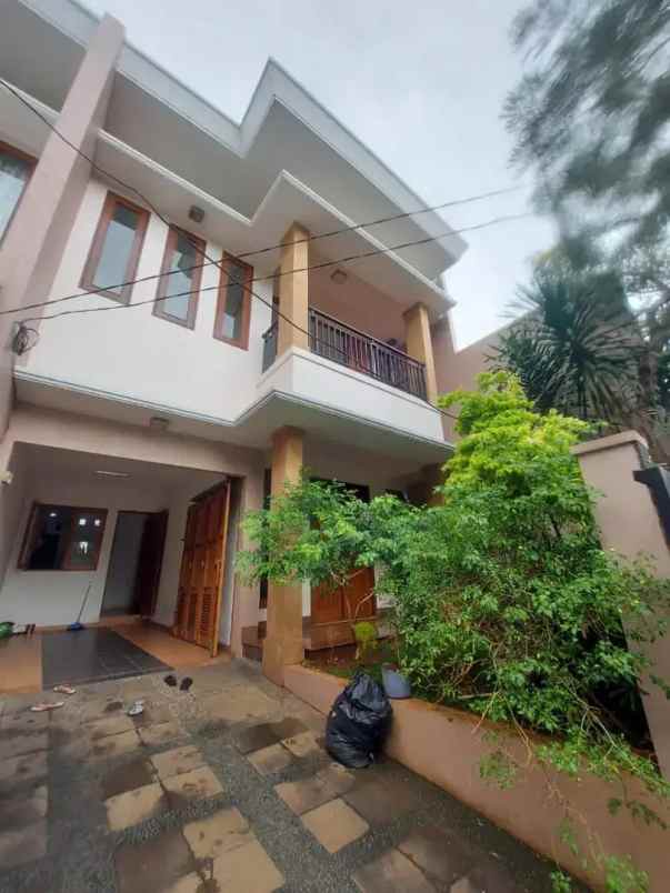 dijual rumah lokasi dekat kantor gojek