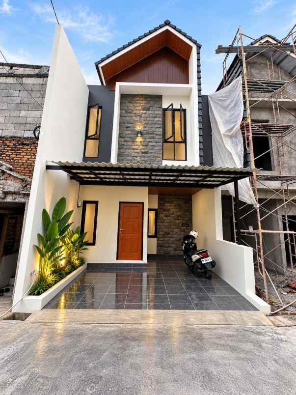 dijual rumah lubang buaya