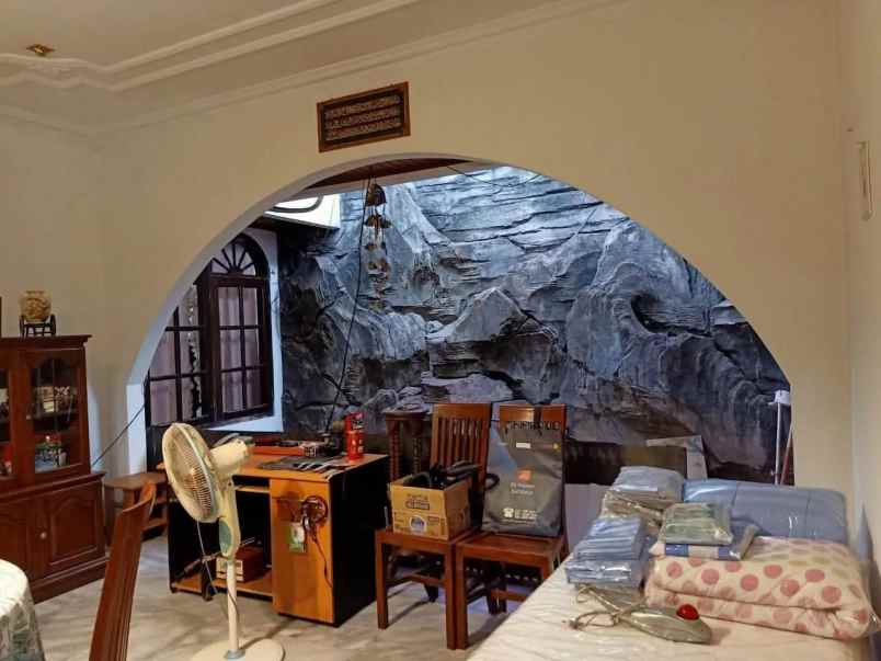 dijual rumah manyar