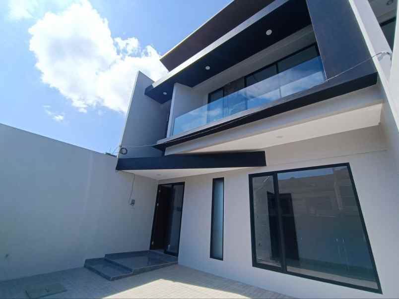 dijual rumah manyar jaya