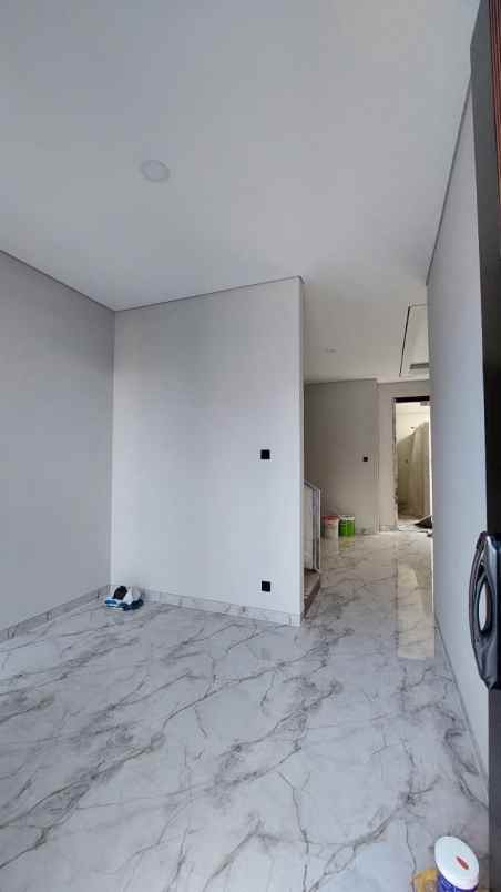 dijual rumah manyar kertoarjo