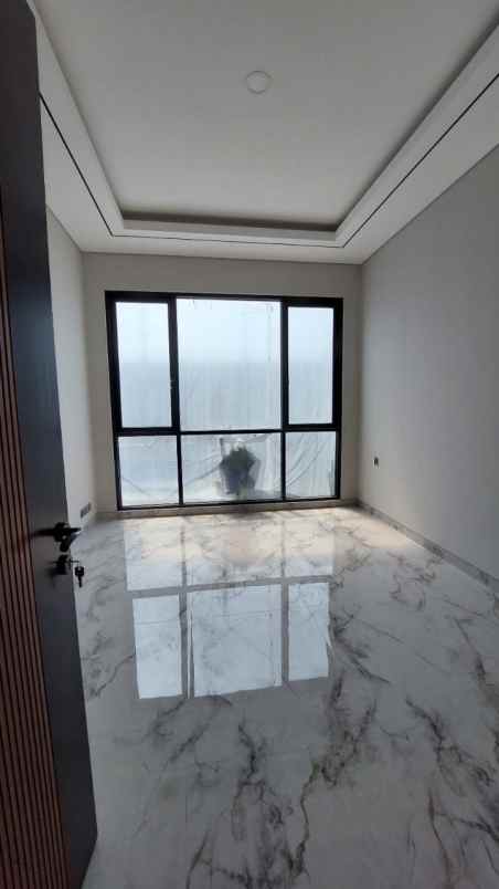 dijual rumah manyar kertoarjo