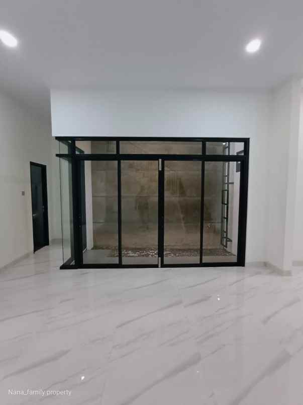 dijual rumah meruya kembangan jakbar