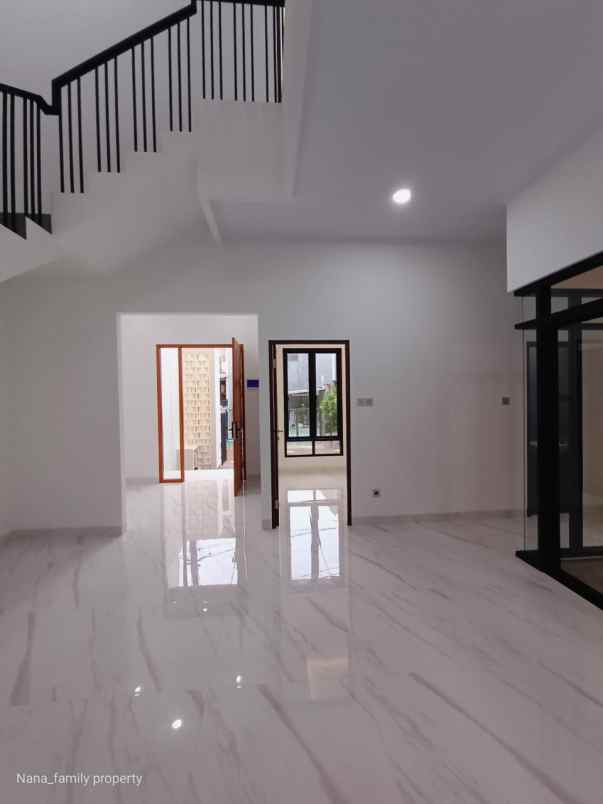 dijual rumah meruya kembangan jakbar