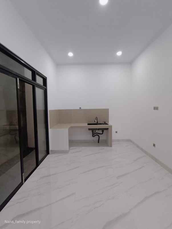 dijual rumah meruya kembangan jakbar