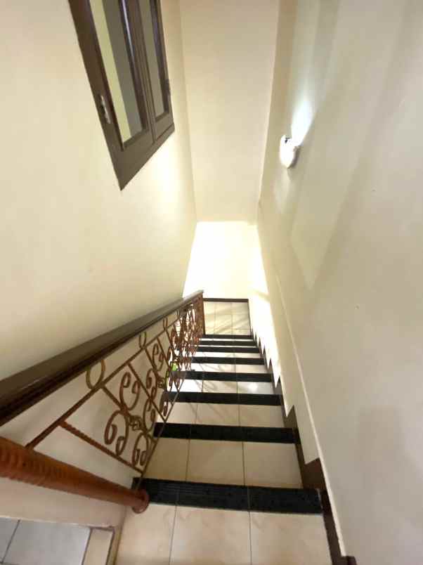 dijual rumah metland menteng cakung