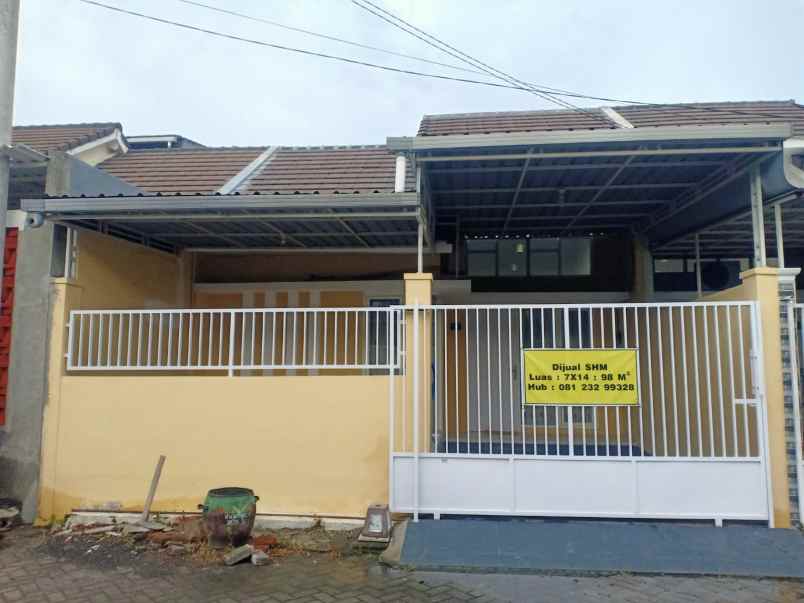 dijual rumah minimalis golden berry menganti gresik