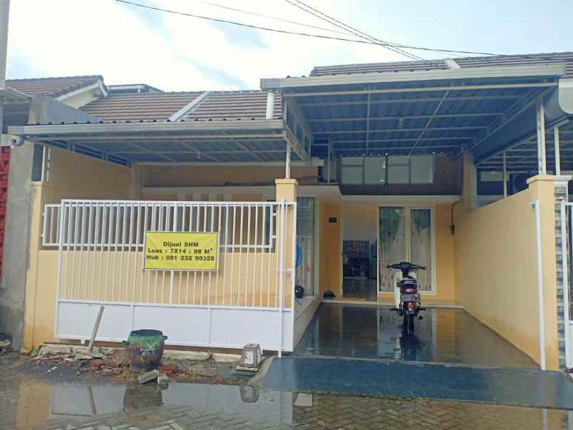 dijual rumah minimalis golden berry menganti gresik