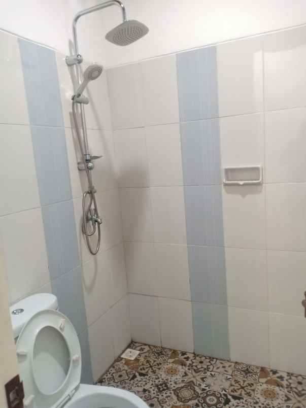 dijual rumah minimalis golden berry menganti gresik