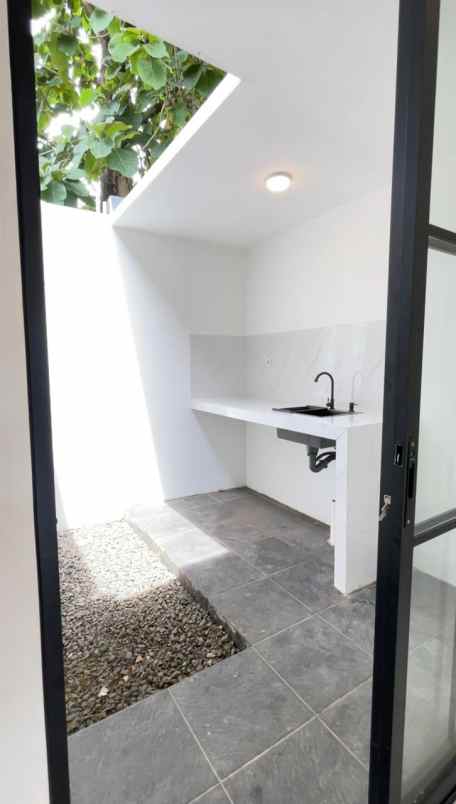 dijual rumah mustika jaya