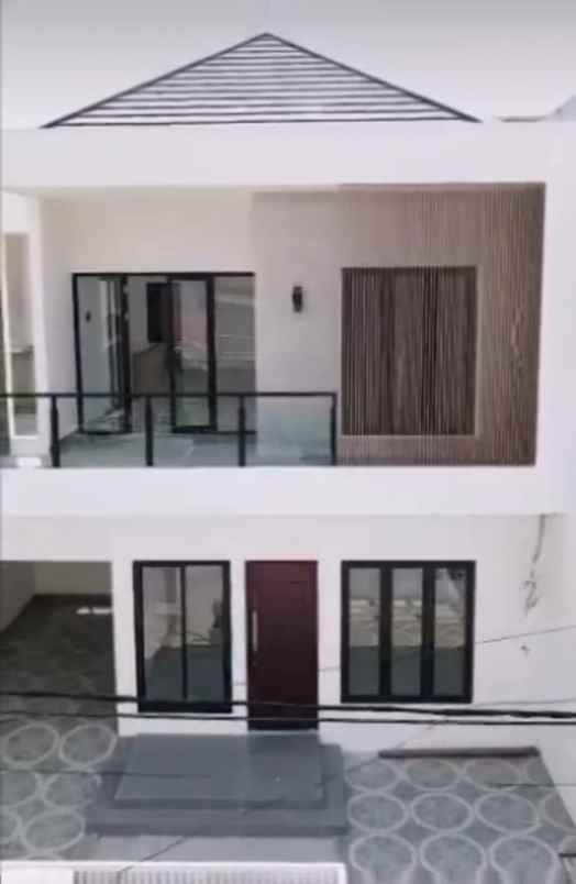 dijual rumah nirwana eksekutif