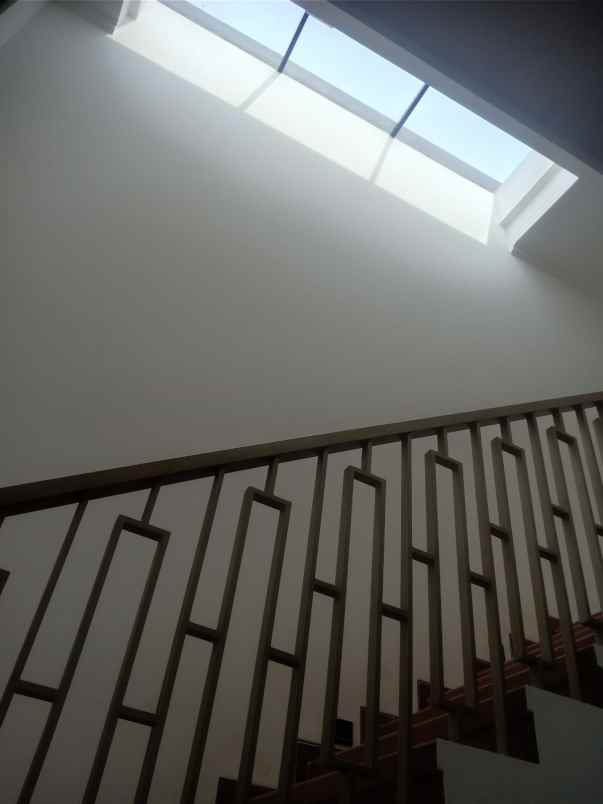 dijual rumah nirwana eksekutif