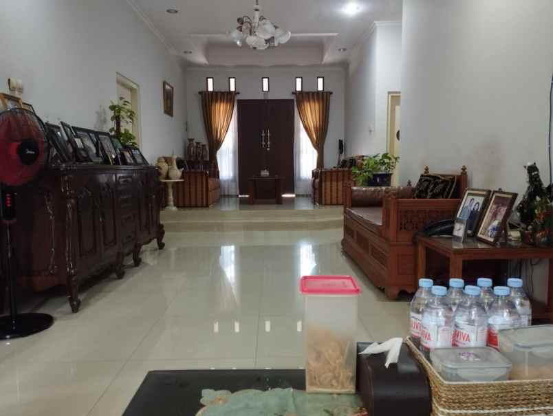 dijual rumah nogotirto