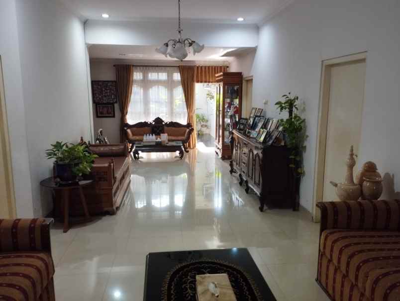 dijual rumah nogotirto