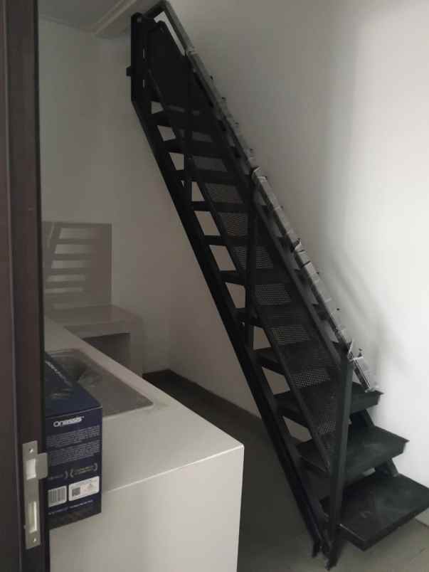 dijual rumah osaka residence pik2