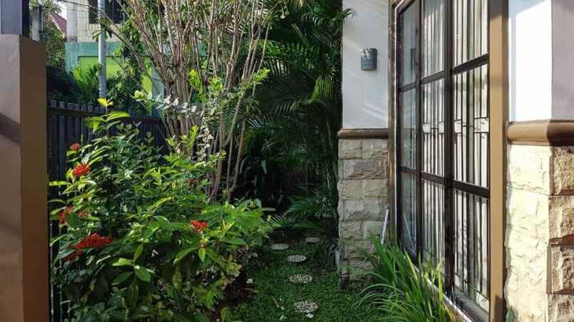 dijual rumah pagesangan baru