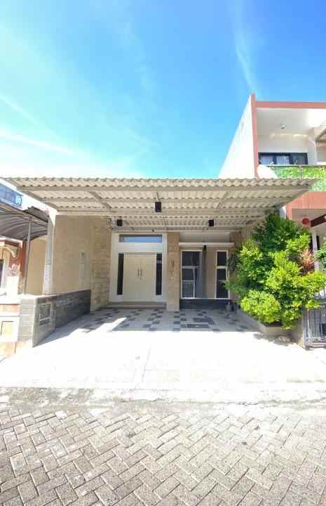 dijual rumah pakuwon city