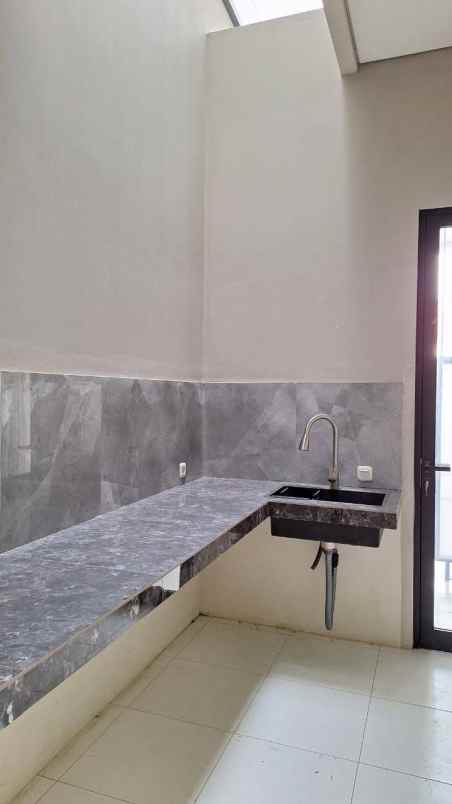 dijual rumah pantai mentari