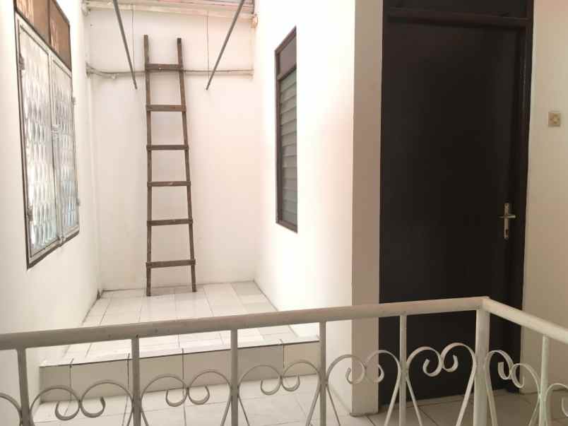 dijual rumah pegangsaan indah