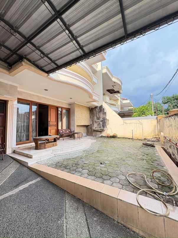 dijual rumah pejaten barat