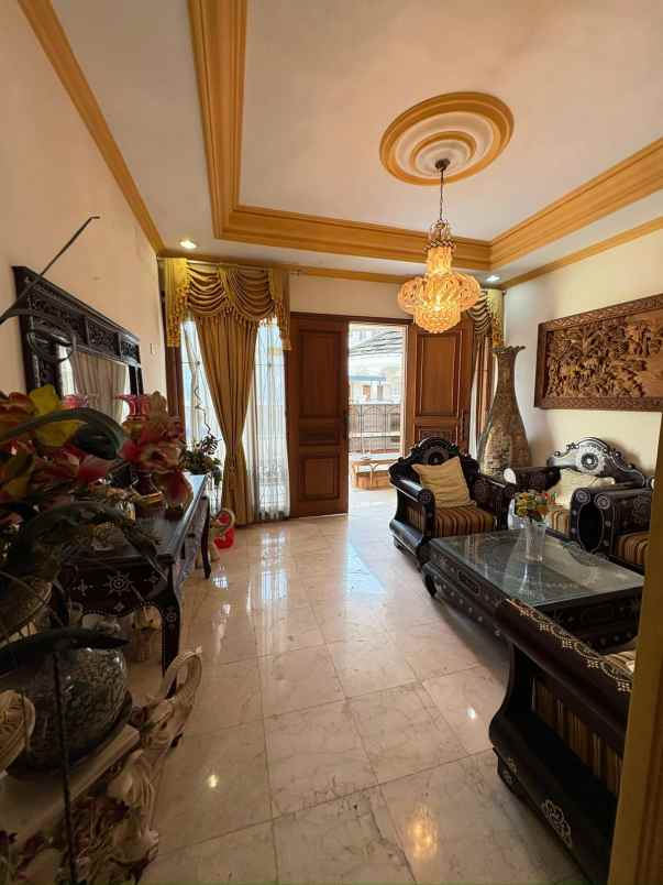 dijual rumah pejaten barat
