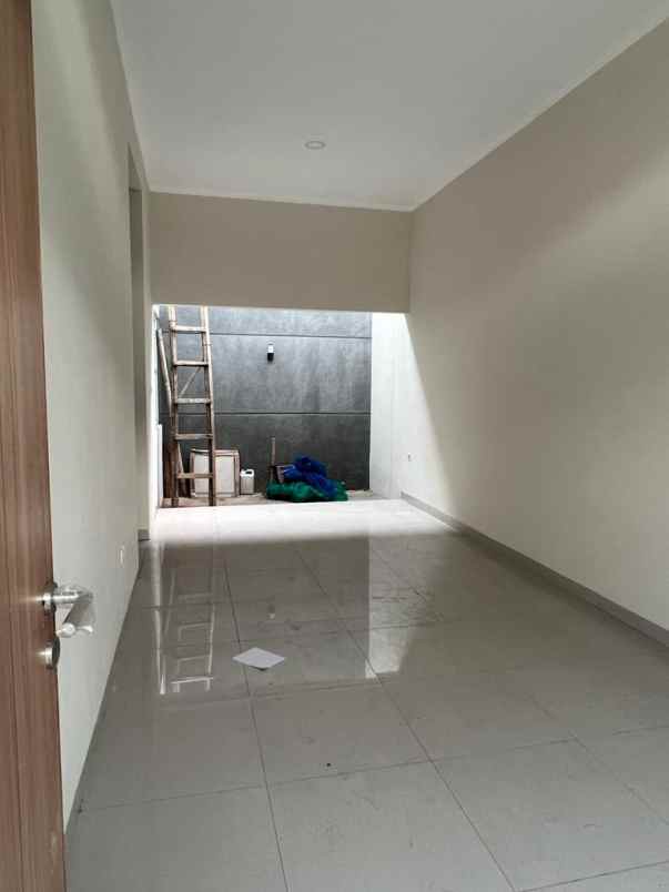 dijual rumah permata elok cisaranten