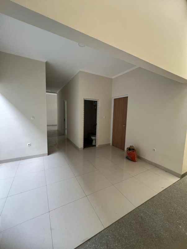 dijual rumah permata elok cisaranten