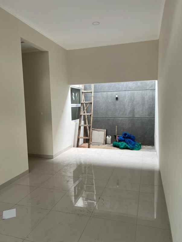 dijual rumah permata elok cisaranten