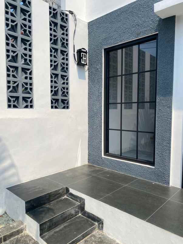 dijual rumah perum graha harapan