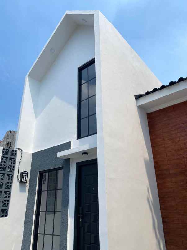 dijual rumah perum graha harapan