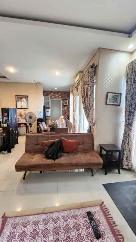 dijual rumah perumahan metland menteng
