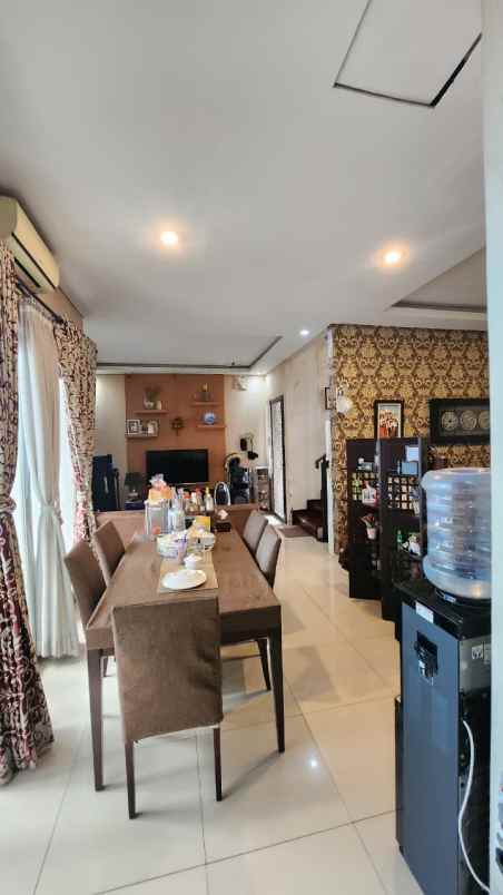 dijual rumah perumahan metland menteng