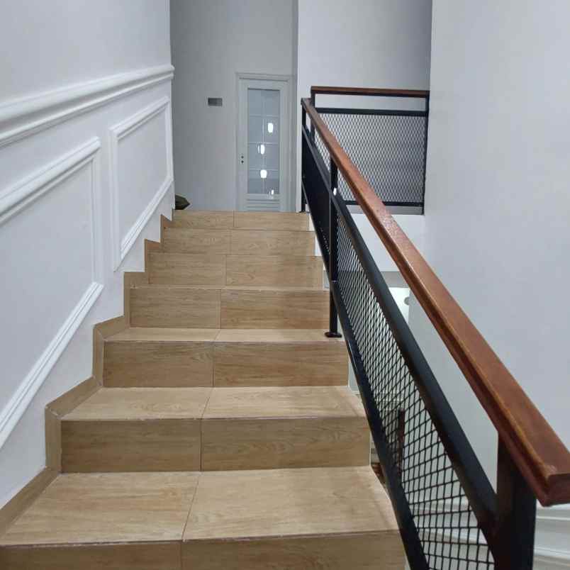 dijual rumah perumahan monalisa