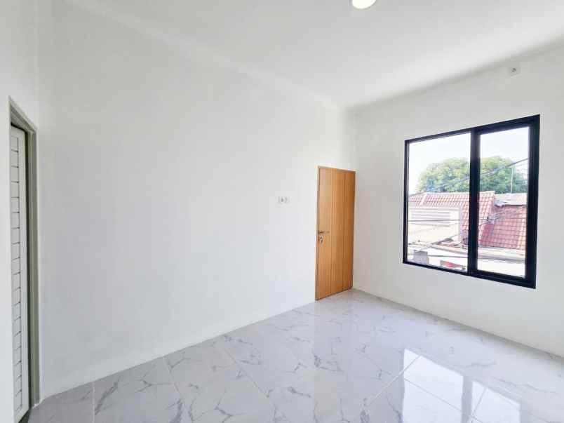 dijual rumah perumahan taman harapan