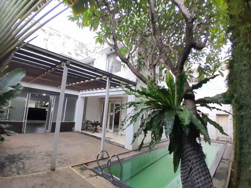 dijual rumah pesanggrahan