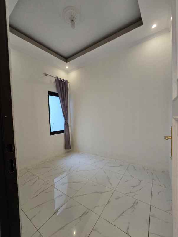 dijual rumah plamongan indah