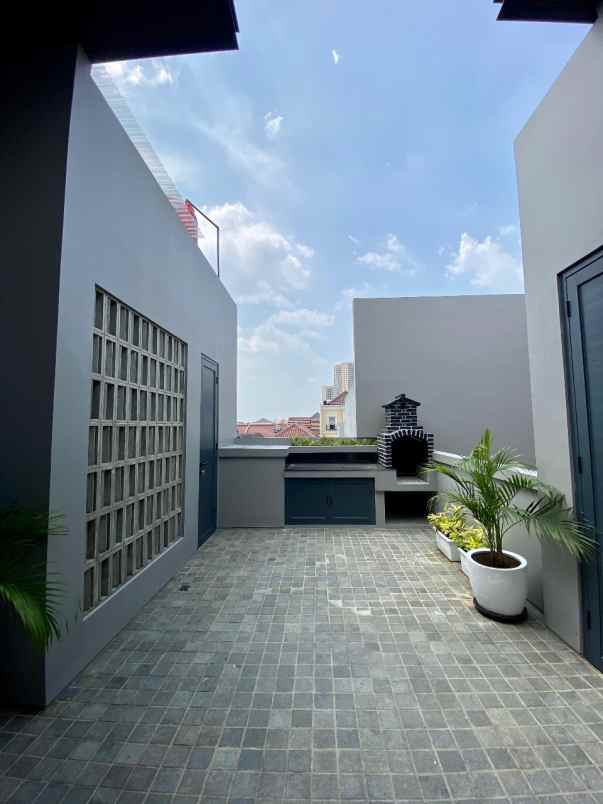 dijual rumah pondok indah