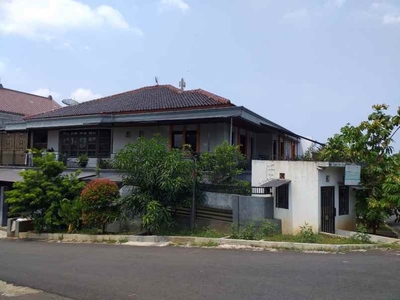 dijual rumah pondok kelapa