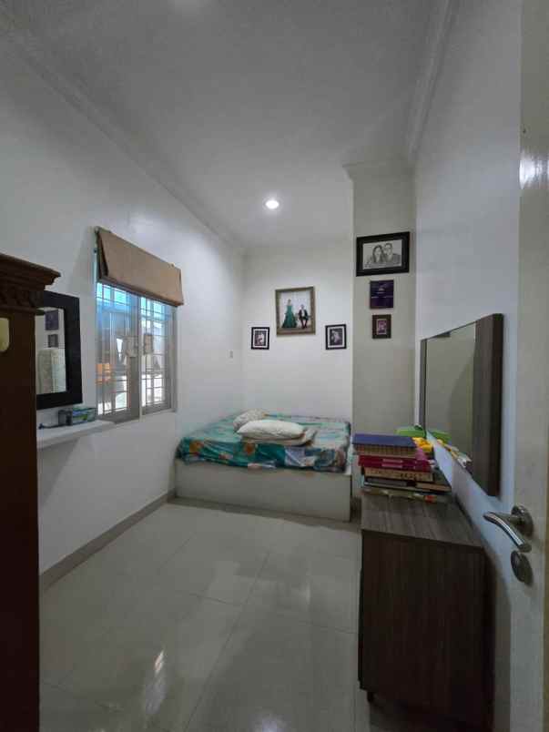 dijual rumah pondok kelapa