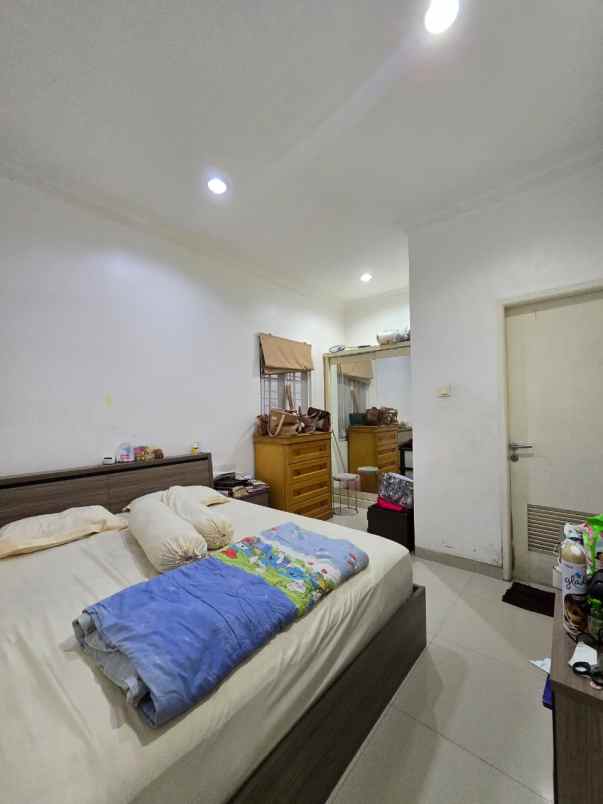 dijual rumah pondok kelapa