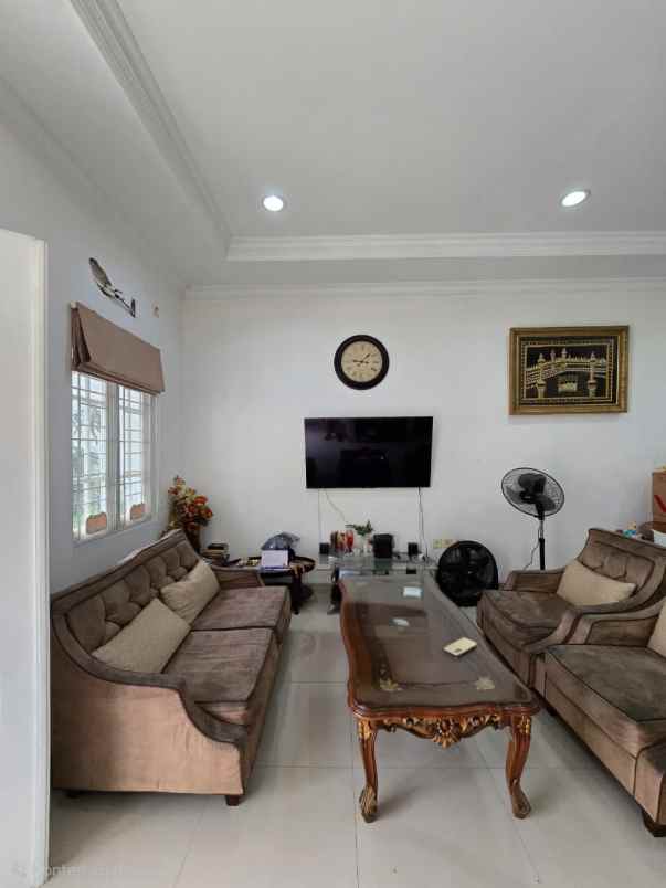 dijual rumah pondok kelapa