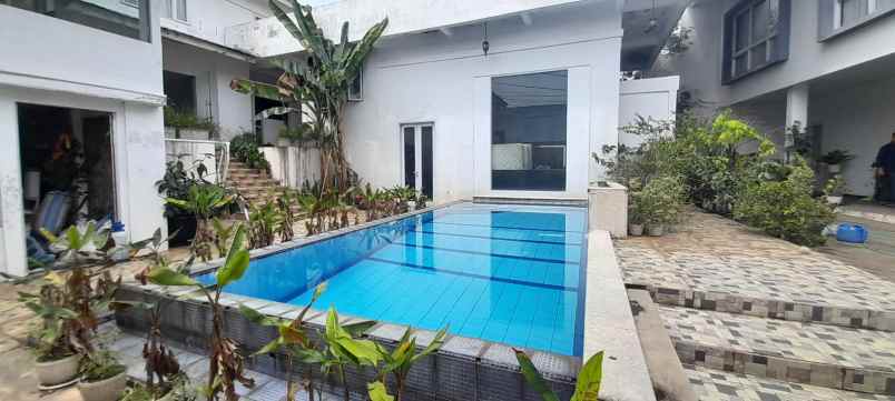 dijual rumah puri hijau town house