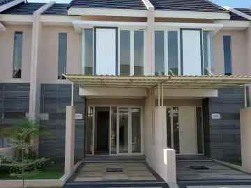dijual rumah puri safira regency shanaya