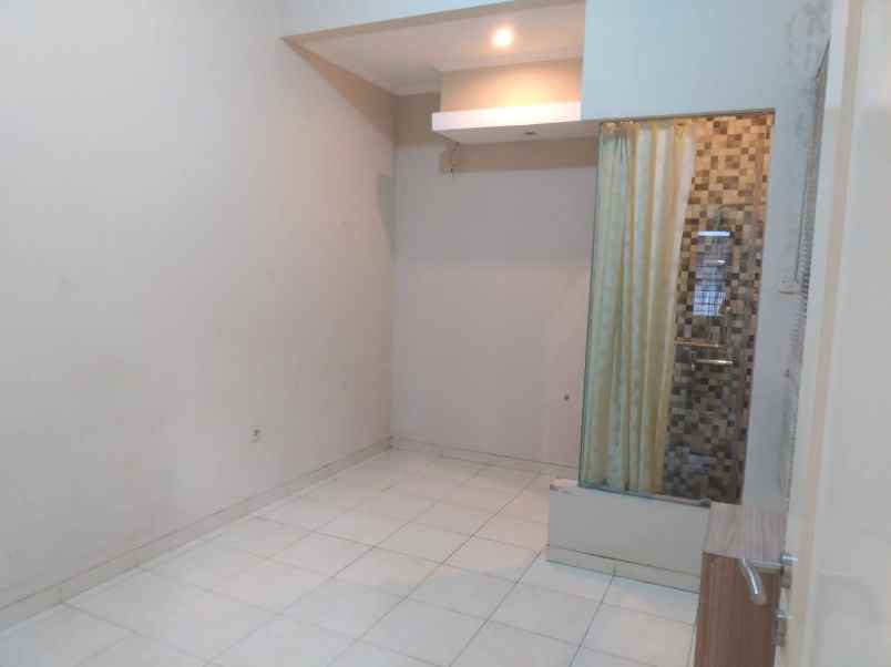 dijual rumah purimas